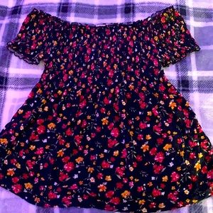 Nice cute flower top for kids!
